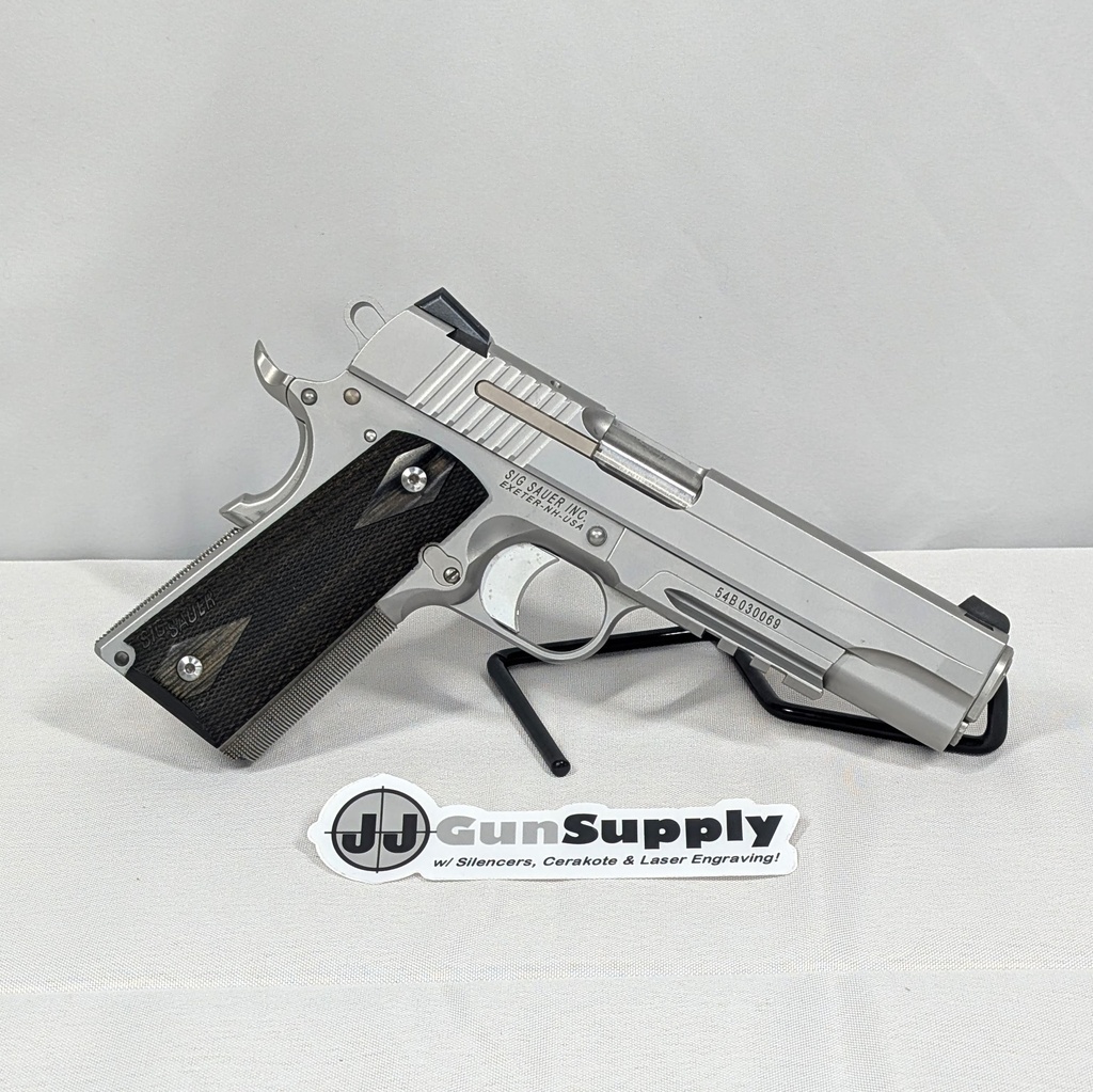 **USED** Sig Sauer 1911 .45 Auto w/ Night Sights
