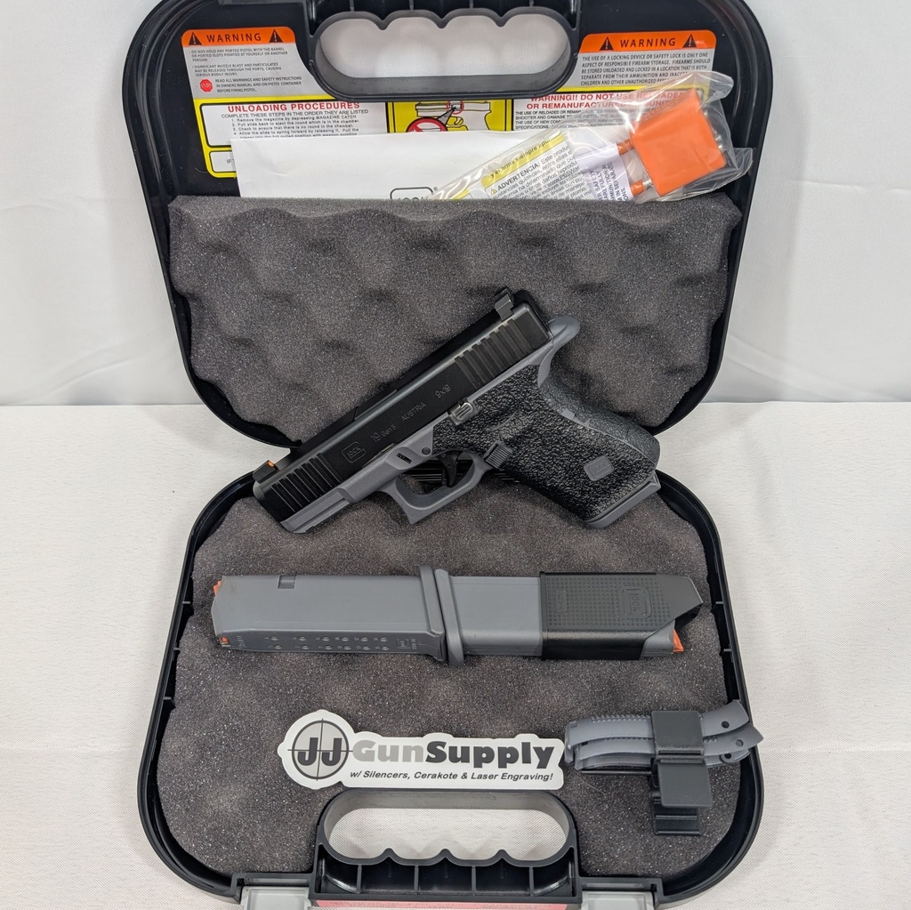 **USED** Glock 19 Gen 5 Grey Frame 9mm